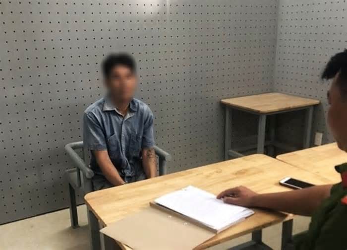 Bắt khẩn cấp người đàn ông ở Bình Thuận sử dụng, mua bán giấy phép lái xe giả