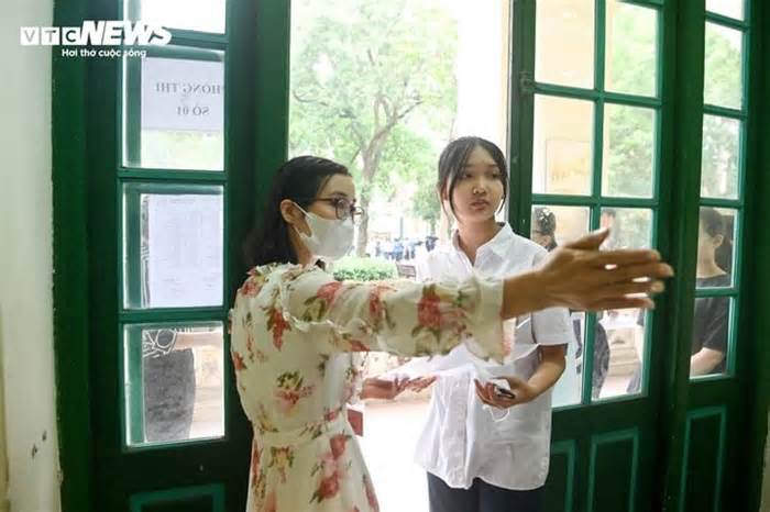 Gần 700 học sinh Hà Nội bỏ thi vào lớp 10 năm 2024