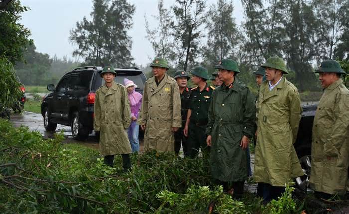 Bộ Tổng tham mưu yêu cầu Quân đội tập trung ứng phó bão số 4, sẵn sàng tìm kiếm cứu nạn