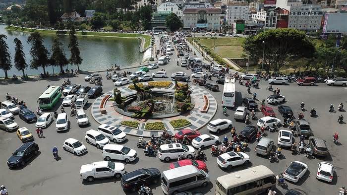 Lâm Đồng thông tin về khoản tiền đấu giá các bãi giữ xe tại Đà Lạt