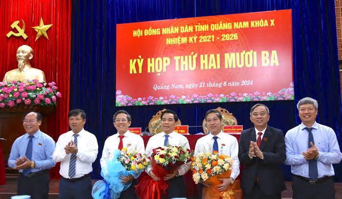 Quảng Nam bầu hai phó chủ tịch UBND tỉnh