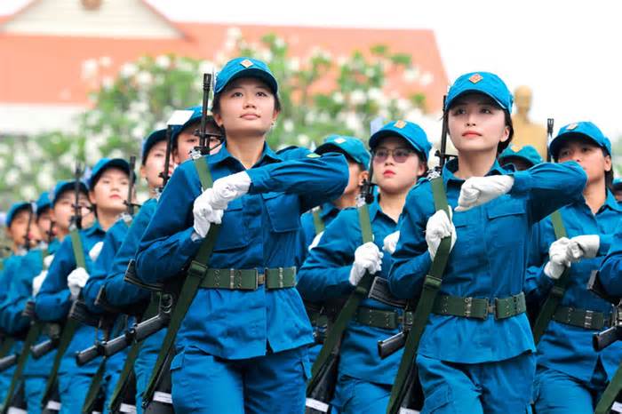 Bộ Quốc phòng phản hồi đề xuất xếp lương đại học cho chỉ huy trưởng quân sự xã, phường