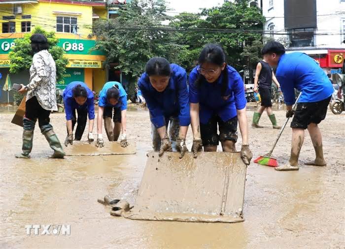 Yên Bái: Dân quân đồng lòng vực dậy thành phố sau trận 'đại hồng thủy'