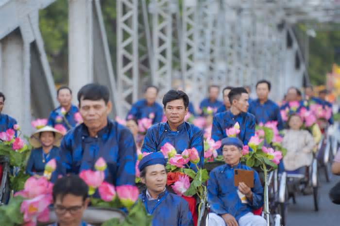 Trang nghiêm Lễ tế tổ Bách nghệ và Lễ rước tôn vinh nghề truyền thống Việt