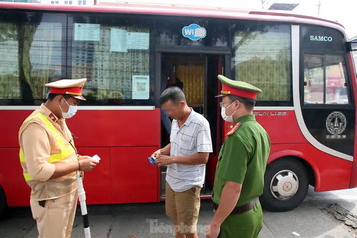 CSGT toàn quốc ra quân xử lý xe chở khách, container