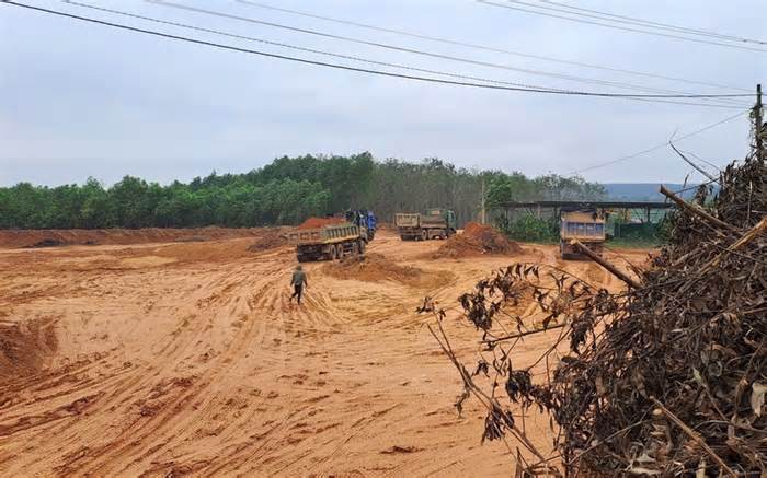 Quảng Trị: Tự ý hạ độ cao thửa đất, lấy lớp đất mặt dôi dư đem bán