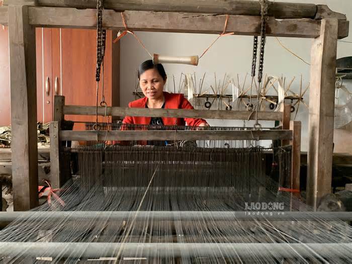 Gìn giữ làng nghề dệt đũi Nam Cao gần 400 năm tuổi