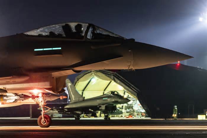 Tin tức thế giới 25-2: Máy bay Mỹ - Anh xuất kích đánh 18 mục tiêu Houthi