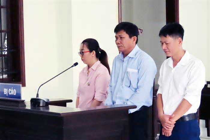 Cựu giám đốc CDC Bình Phước liên quan Việt Á lãnh án 3 năm tù