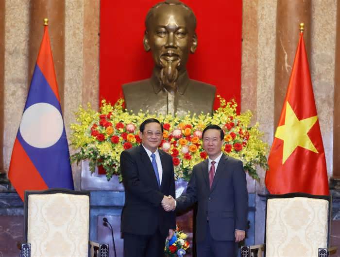 Chủ tịch nước: Việt Nam luôn sát cánh cùng Lào