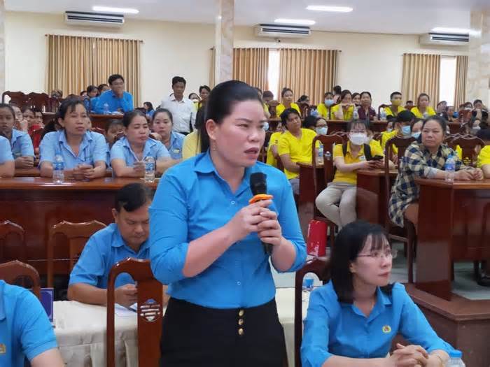 Đoàn Đại biểu Quốc hội tỉnh Long An tiếp xúc hơn 200 cử tri đoàn viên, công nhân lao động