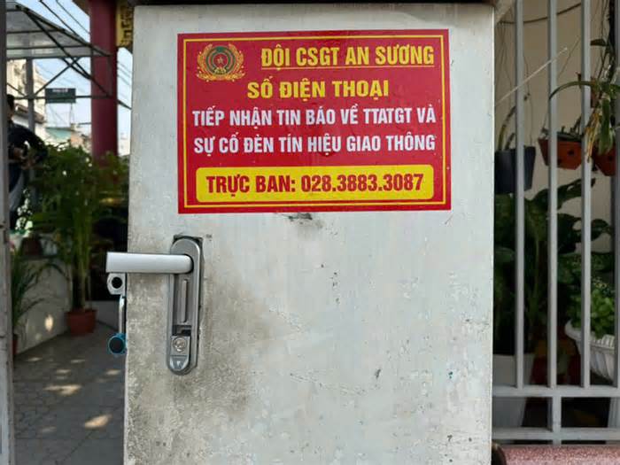 Thấy đèn tín hiệu giao thông gặp sự cố, người dân cần làm gì?