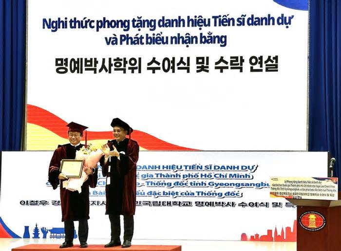 Đại học Quốc gia TP.HCM phong tặng tiến sĩ danh dự cho thống đốc một tỉnh của Hàn Quốc