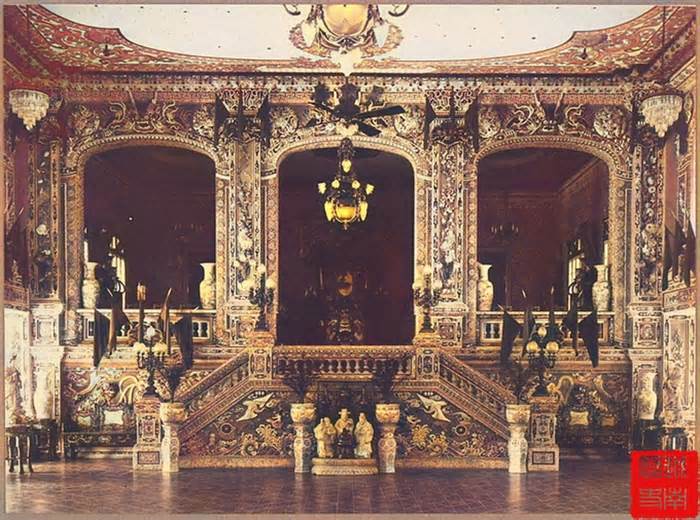 Ảnh hiếm: Nhà hát tráng lệ của vua Khải Định hơn 100 năm trước