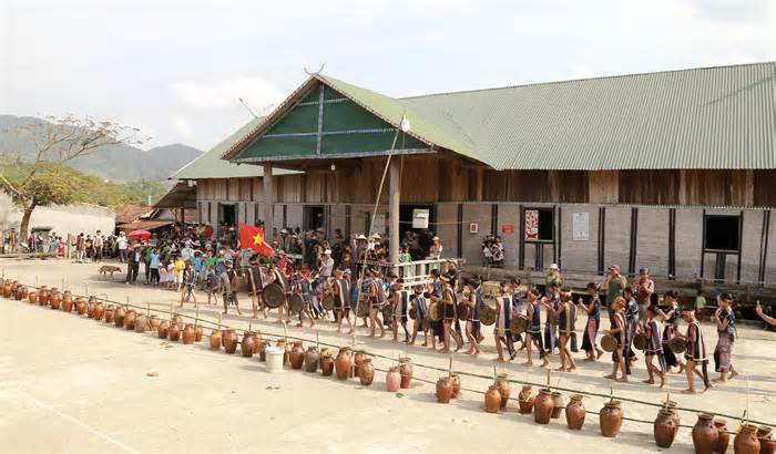 Gia Lai: Về làng Prăng xem lễ hội Sơmă Kơcham của người Bahnar