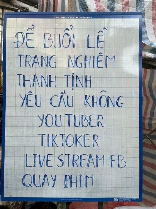 Lễ tưởng niệm NSND Diệp Lang trang nghiêm, streamer bị cấm tuyệt đối