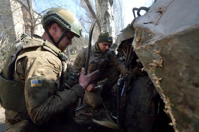 Bùng nổ sản xuất vũ khí ở Trung Âu vì xung đột Nga-Ukraina