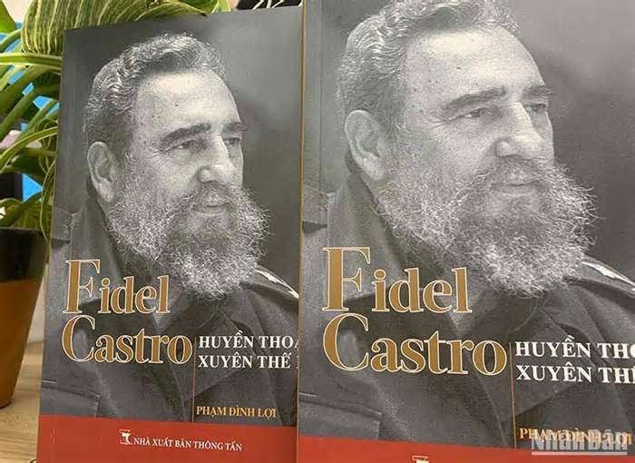 Hai cuốn sách khắc họa chân dung của Chủ tịch Cuba Fidel Castro