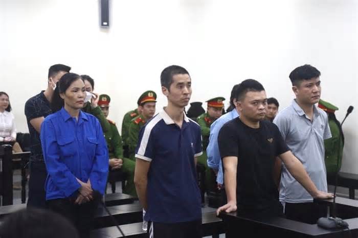 Cựu cán bộ công an Hà Nội cho vay nặng lãi lĩnh 2 năm tù