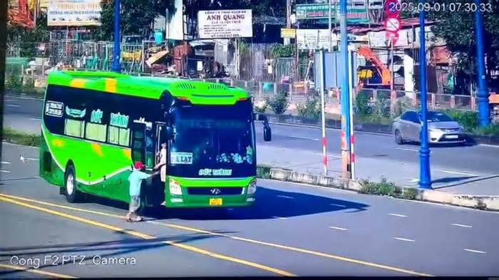 Xử phạt hai tài xế xe khách giường nằm đón khách sai quy định trên xa lộ Hà Nội