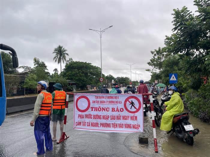 Mưa lũ khó lường, TT-Huế cho học sinh nghỉ học, dừng tất cả các hoạt động sự kiện