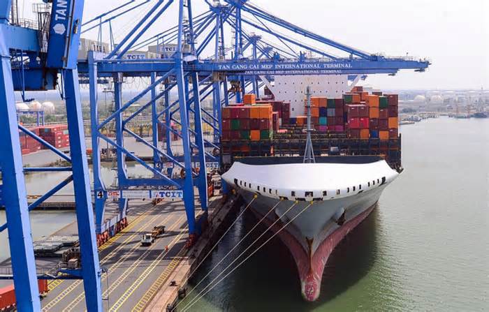 Giá cước tàu biển tăng vọt, doanh nghiệp xuất khẩu gặp khó
