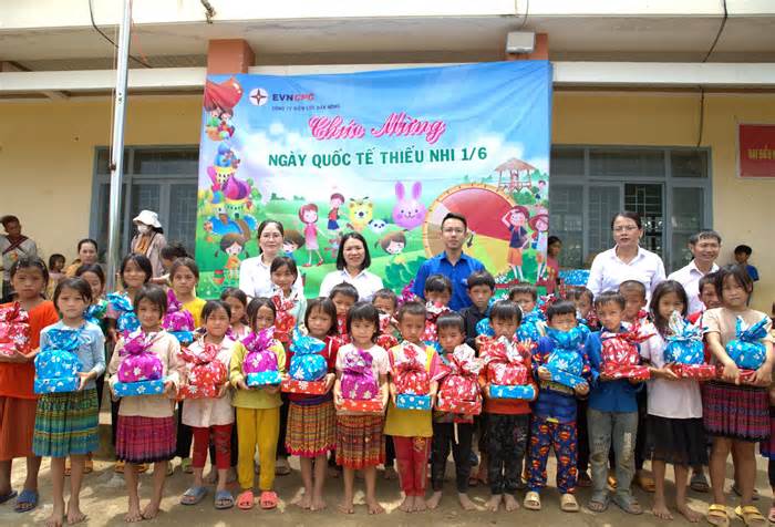 PC Đắk Nông mang niềm vui đến với trẻ em vùng sâu, vùng xa