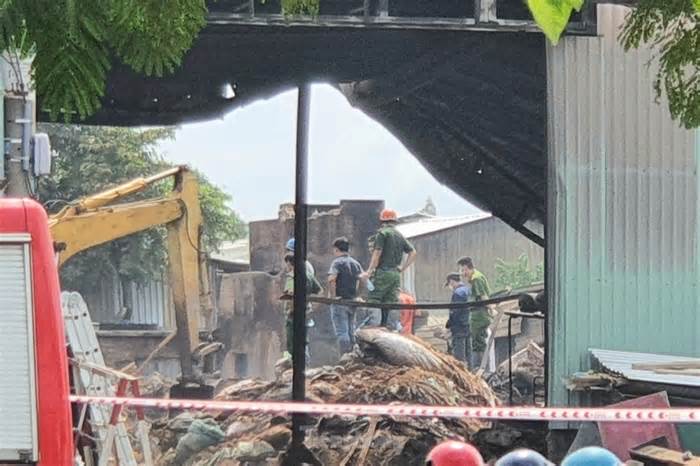 Vụ cháy cơ sở bột nhang ở TPHCM: Hai nạn nhân tử vong do quay lại dập lửa