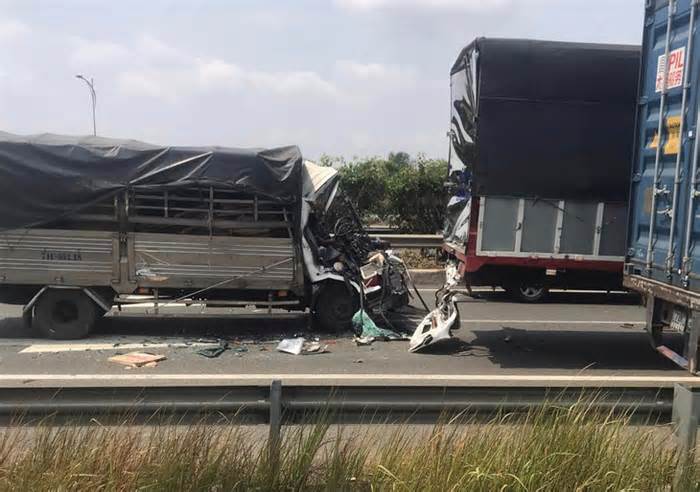 Hai tai nạn gần nhau, cao tốc Long Thành - Dầu Giây kẹt xe nhiều cây số