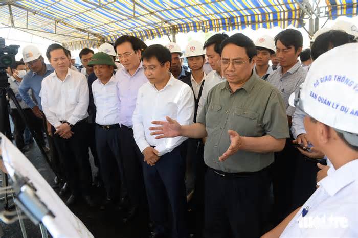 Thủ tướng kiểm tra cao tốc Vĩnh Hảo - Phan Thiết