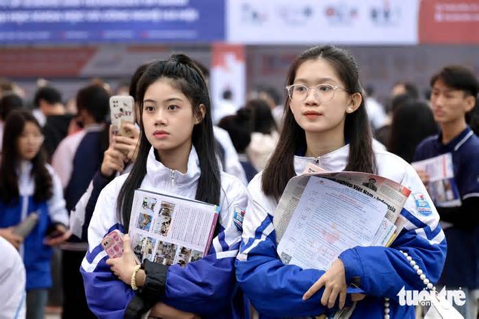 Trường đại học Công nghệ tặng laptop cho 100% tân sinh viên học ở Hòa Lạc