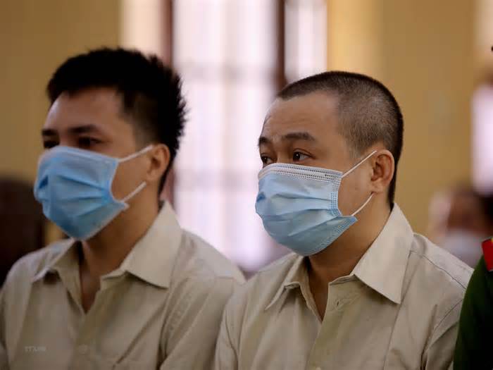 Diễn viên hài Hữu Tín lĩnh án hơn 7 năm tù do tổ chức sử dụng ma túy