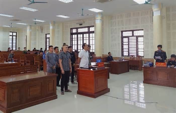 Diễn biến xét xử vụ án liên quan nhóm bị cáo tố 'chạy án' 2,7 tỉ đồng tại Quảng Bình