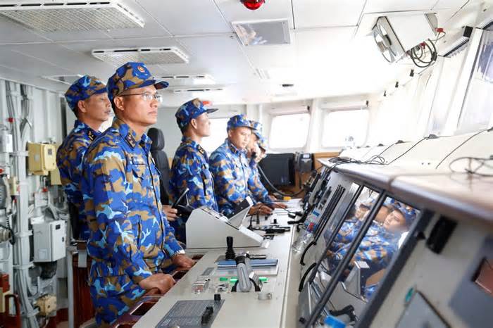 Xem hải quân Việt Nam - Trung Quốc lần đầu bắn đạn thật chống cướp biển