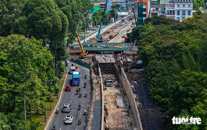 Cấp tập làm hầm chui Trần Quốc Hoàn, dỡ cầu tạm trong tháng 7