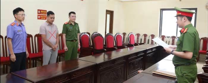 Khởi tố đối tượng sản xuất, kinh doanh 16.000 sản phẩm thời trang giả mạo nhãn hiệu