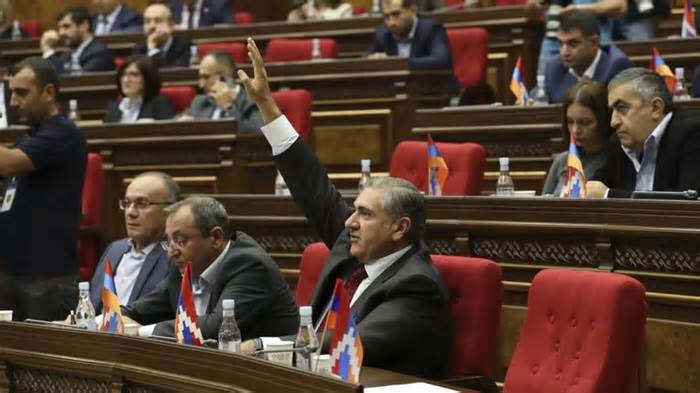 Nga nói Armenia hành động ‘không giống đối tác’, EU lại ca ngợi
