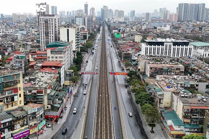 Hà Nội vắng lặng, yên bình trong sáng mùng 1 Tết