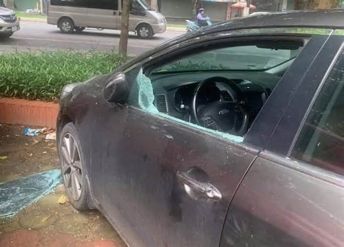 Danh tính kẻ đập vỡ kính 9 ô tô đỗ trong khu đô thị ở Hà Nội