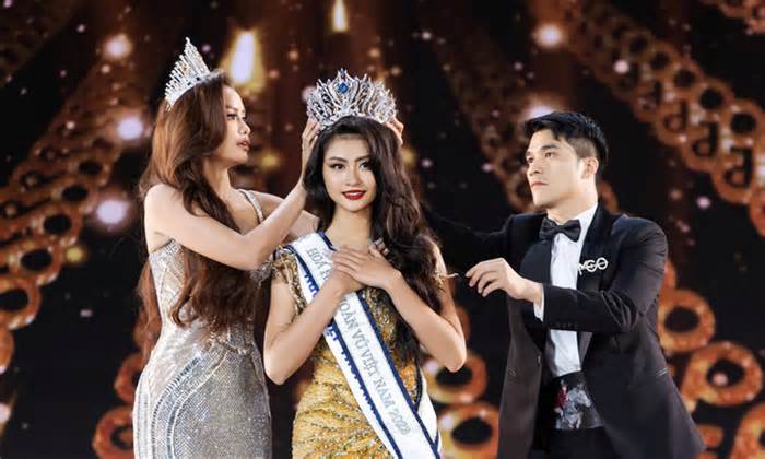 Vừa đăng quang Hoa hậu Hoàn vũ, Bùi Thị Xuân Hạnh đã bị lập nhóm anti