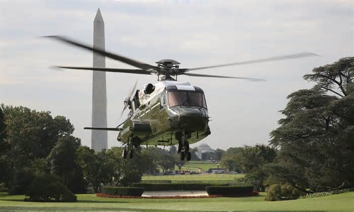 Đội trực thăng 6 tỷ USD không thể chở ông Biden vì làm cháy cỏ Nhà Trắng