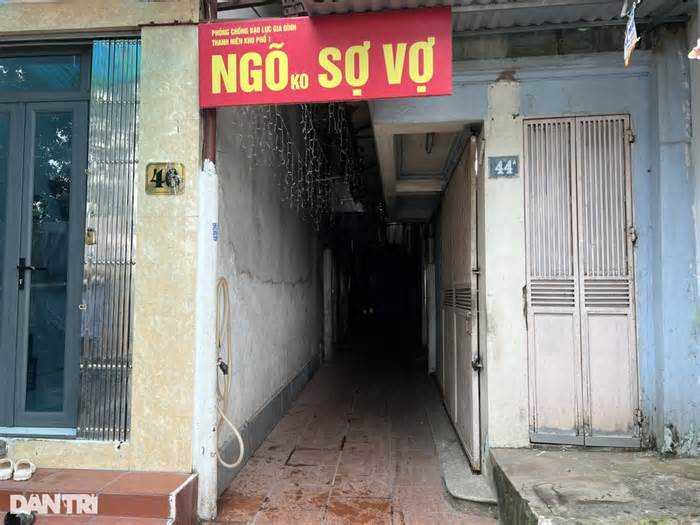 Tấm biển 'ngõ không sợ vợ' ở Hà Nội bị gỡ sau khi gây sốt mạng xã hội