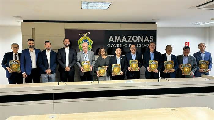 Đại sứ Bùi Văn Nghị tham gia đoàn Ủy ban ASEAN tại Brazil thăm và làm việc tại bang Amazonas