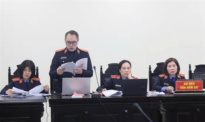 Nhận 47 tỷ đồng, cựu viện trưởng Y dược học dân tộc TP HCM bị đề nghị 15-17 năm tù