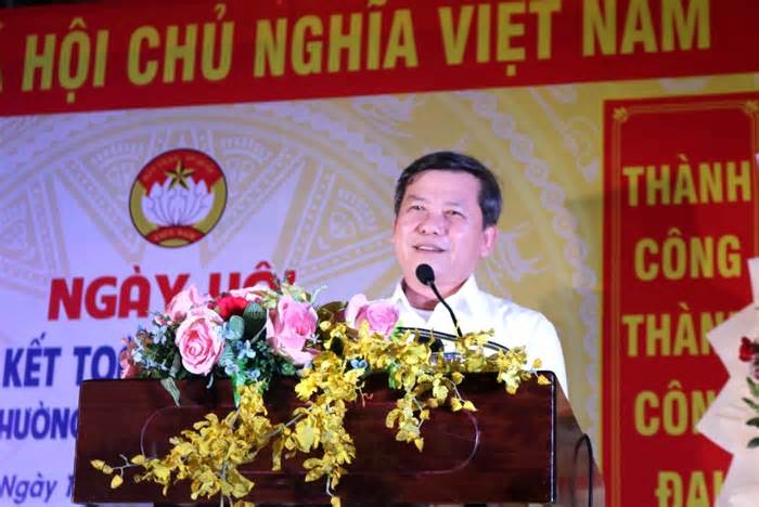 Viện trưởng VKSND tối cao Lê Minh Trí dự ngày hội Đại đoàn kết toàn dân tộc