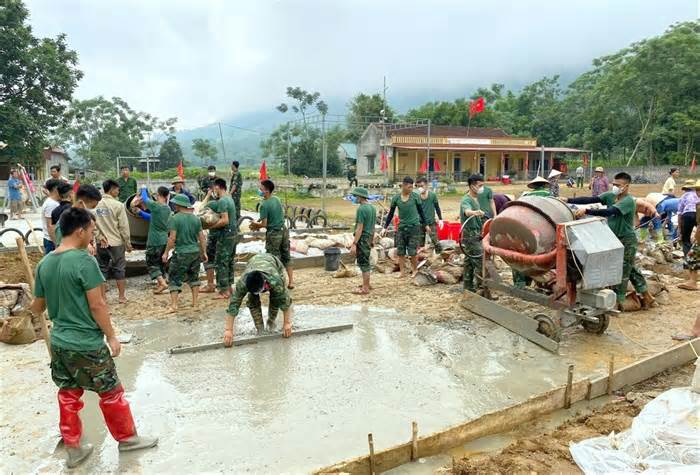 Bộ đội Pháo binh về làng