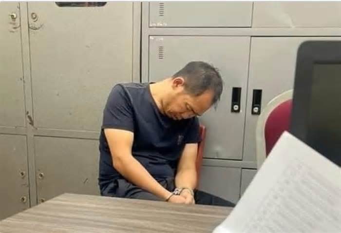 Người đàn ông Trung Quốc trộm 8 điện thoại Iphone ở Móng Cái