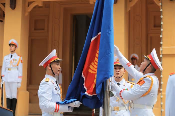 Lễ thượng cờ kỷ niệm 56 năm ngày thành lập ASEAN
