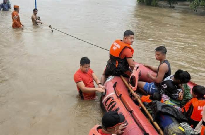 Gió to do bão Doksuri làm lật thuyền khiến 23 người thiệt mạng ở Philippines