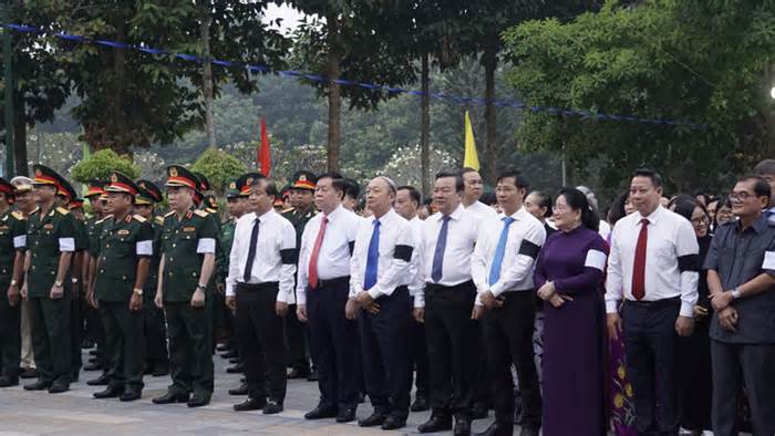 Trưởng ban Tuyên giáo Trung ương chúc tết tại tỉnh Tây Ninh và TP.HCM